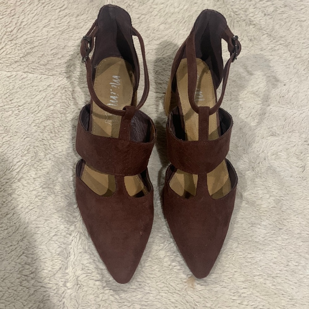mi’im burgundy strapped sandals. Size 9